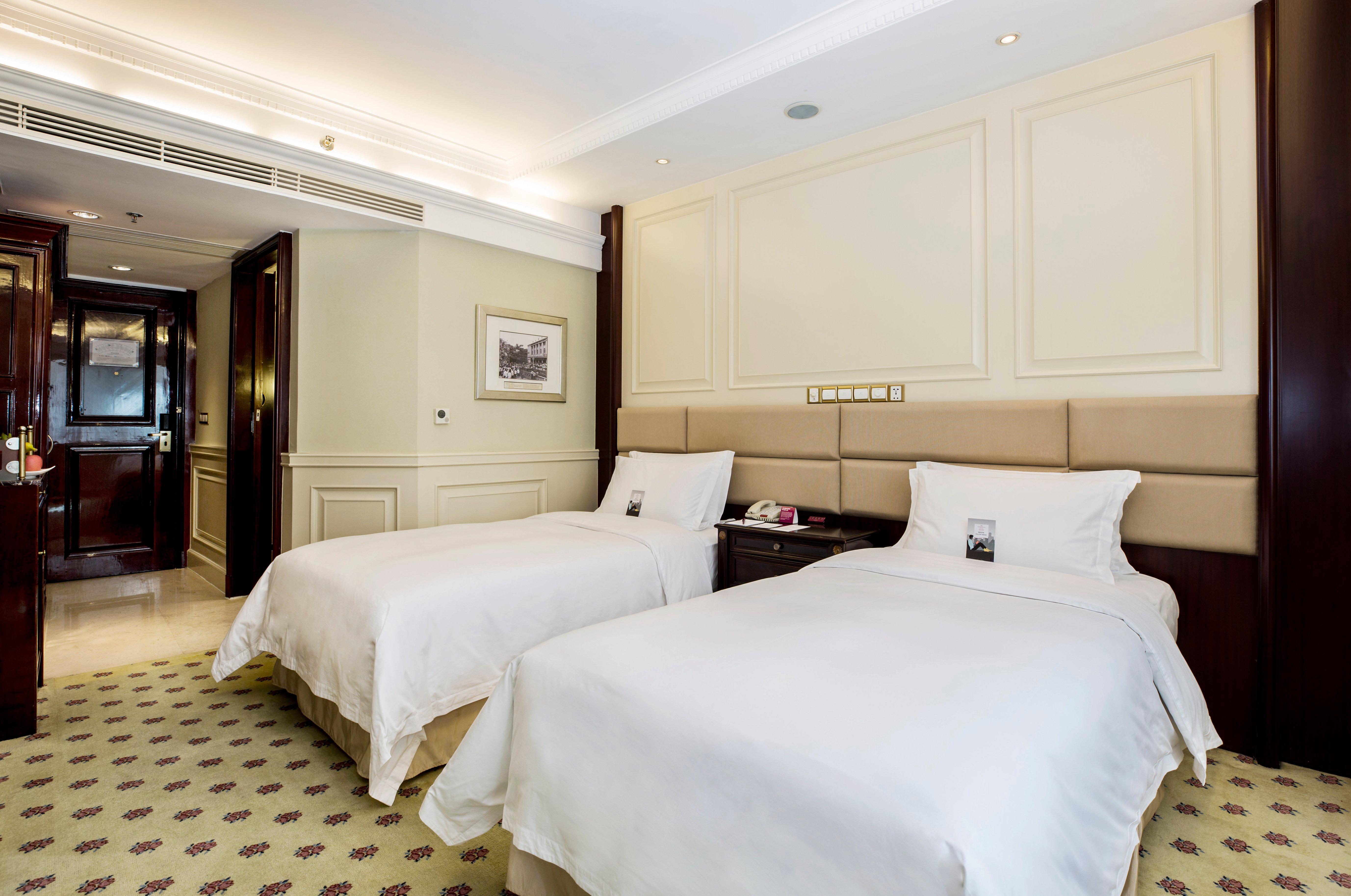 Crowne Plaza Hotel & Suites Landmark Shenzhen By Ihg - Nearby Luohu Border, Indoor Heated Swimming Pool, Complimentary Welcome Drink Exterior photo