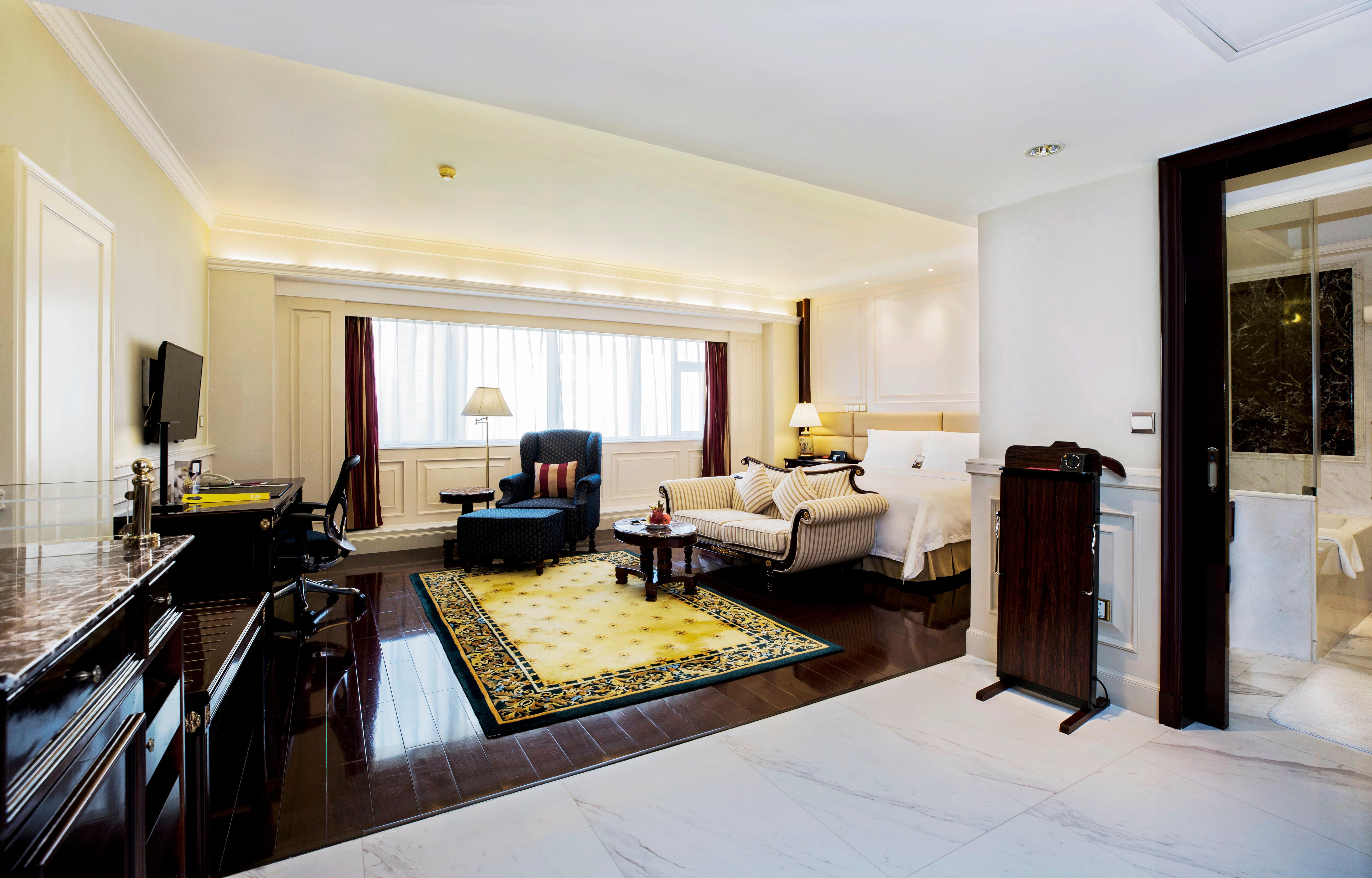Crowne Plaza Hotel & Suites Landmark Shenzhen By Ihg - Nearby Luohu Border, Indoor Heated Swimming Pool, Complimentary Welcome Drink Exterior photo