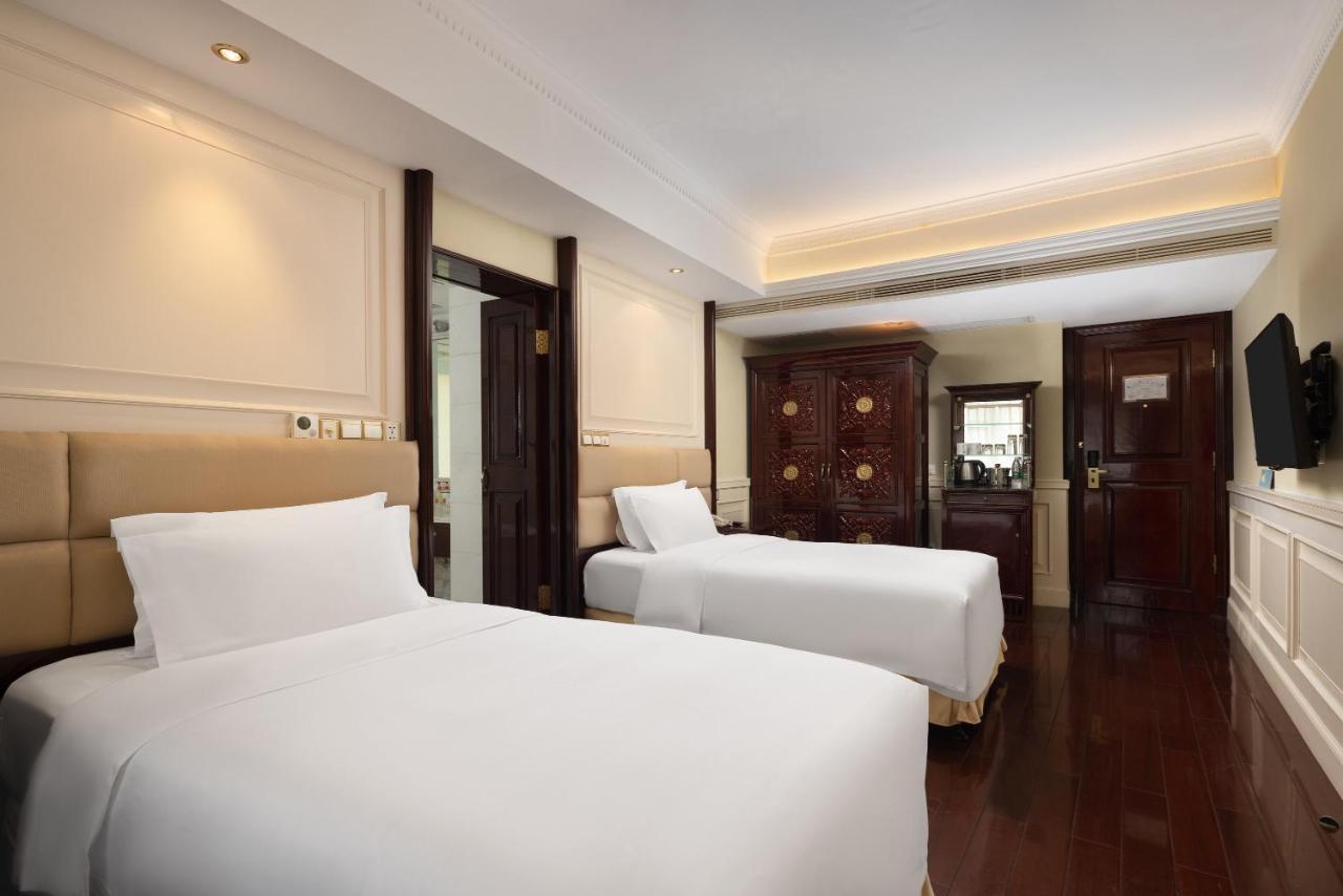 Crowne Plaza Hotel & Suites Landmark Shenzhen By Ihg - Nearby Luohu Border, Indoor Heated Swimming Pool, Complimentary Welcome Drink Exterior photo
