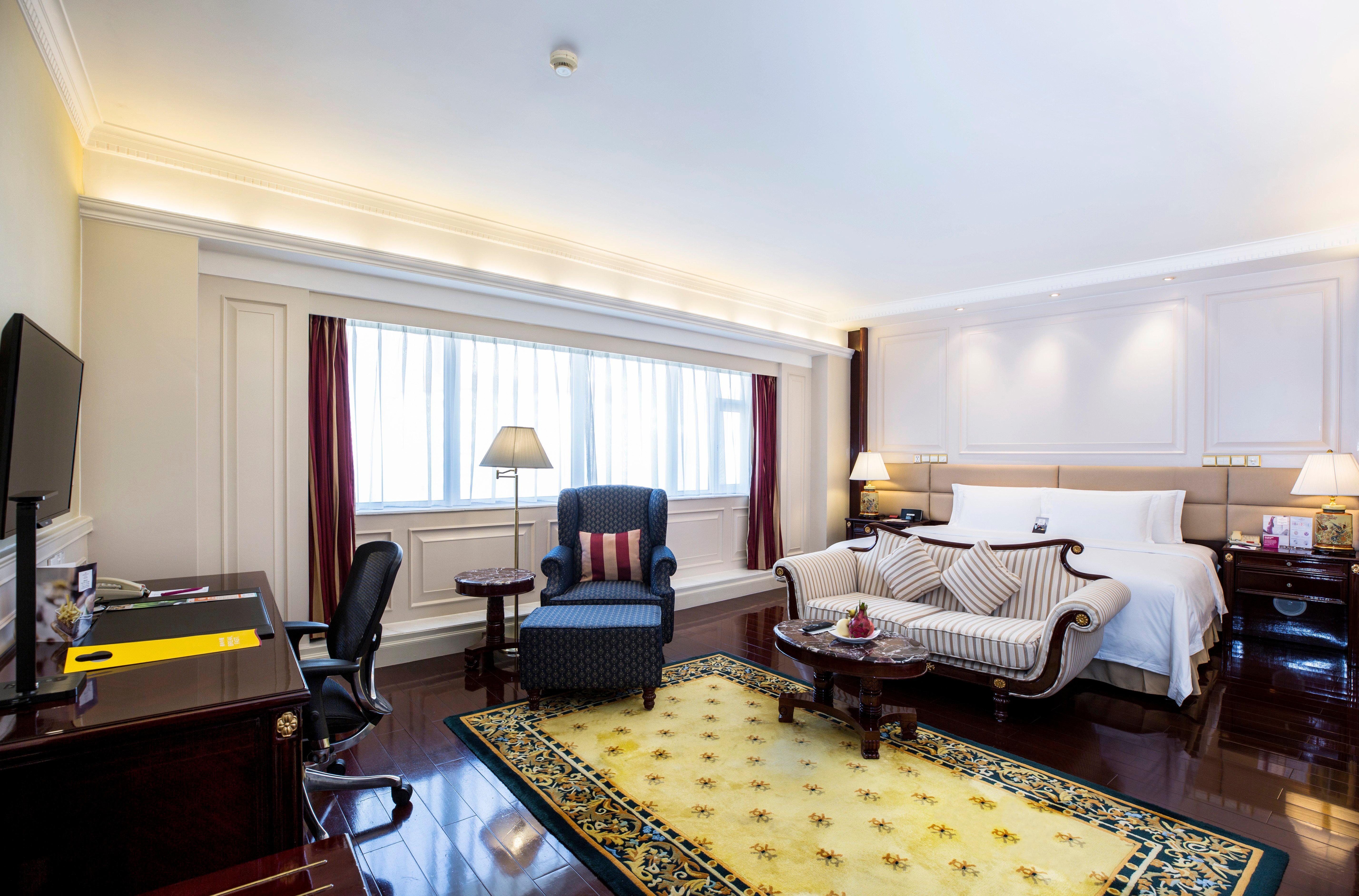 Crowne Plaza Hotel & Suites Landmark Shenzhen By Ihg - Nearby Luohu Border, Indoor Heated Swimming Pool, Complimentary Welcome Drink Exterior photo