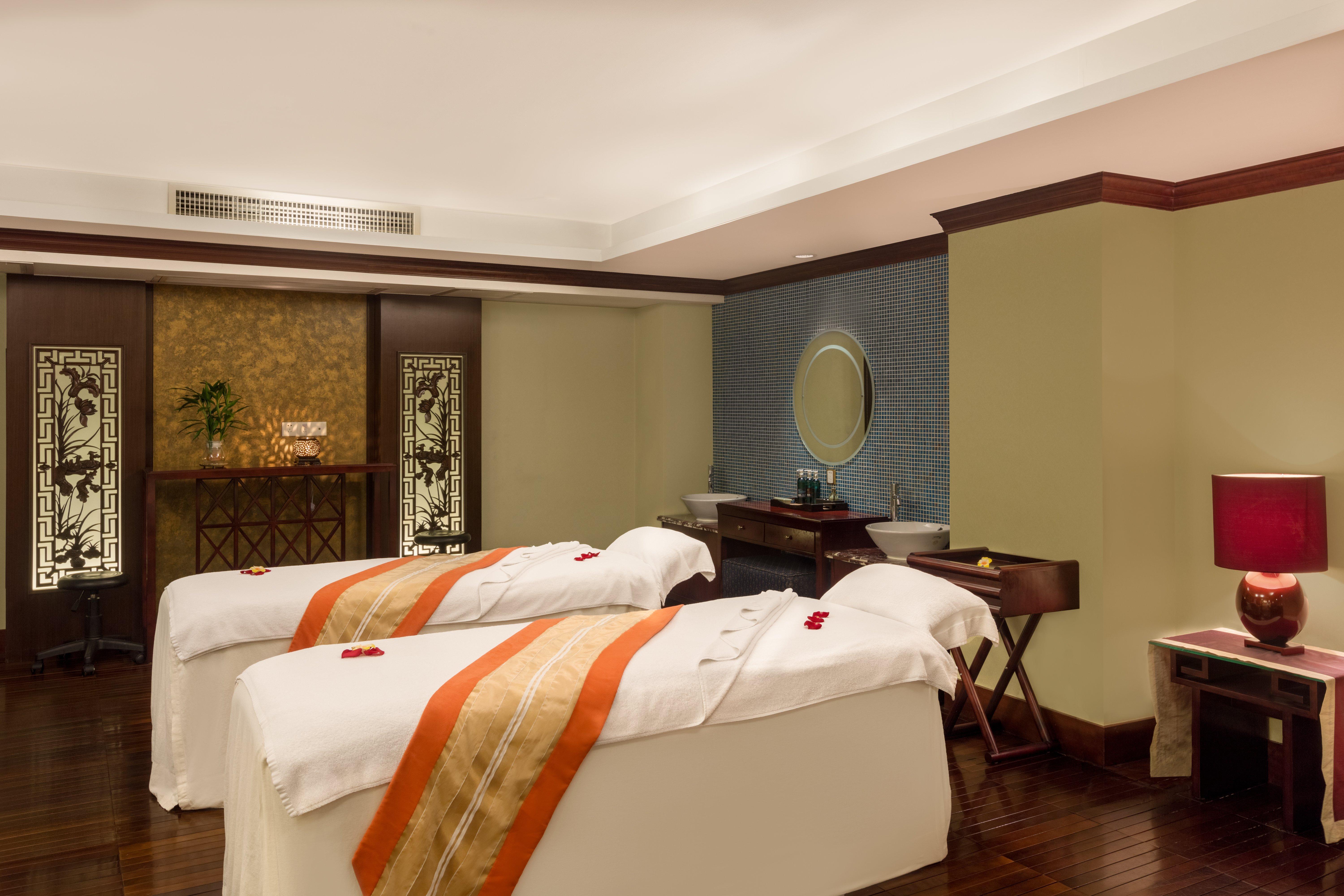 Crowne Plaza Hotel & Suites Landmark Shenzhen By Ihg - Nearby Luohu Border, Indoor Heated Swimming Pool, Complimentary Welcome Drink Exterior photo