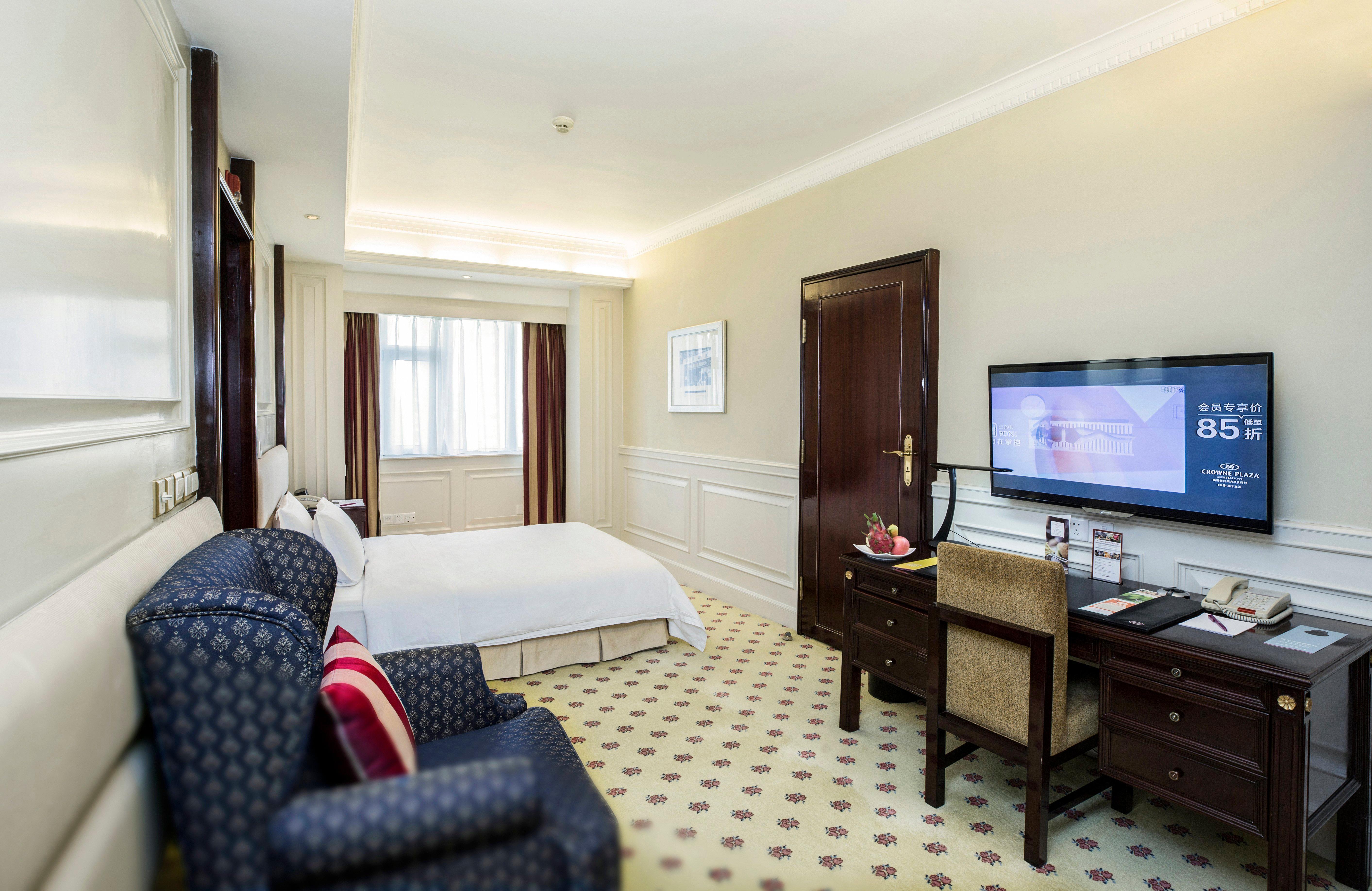 Crowne Plaza Hotel & Suites Landmark Shenzhen By Ihg - Nearby Luohu Border, Indoor Heated Swimming Pool, Complimentary Welcome Drink Exterior photo