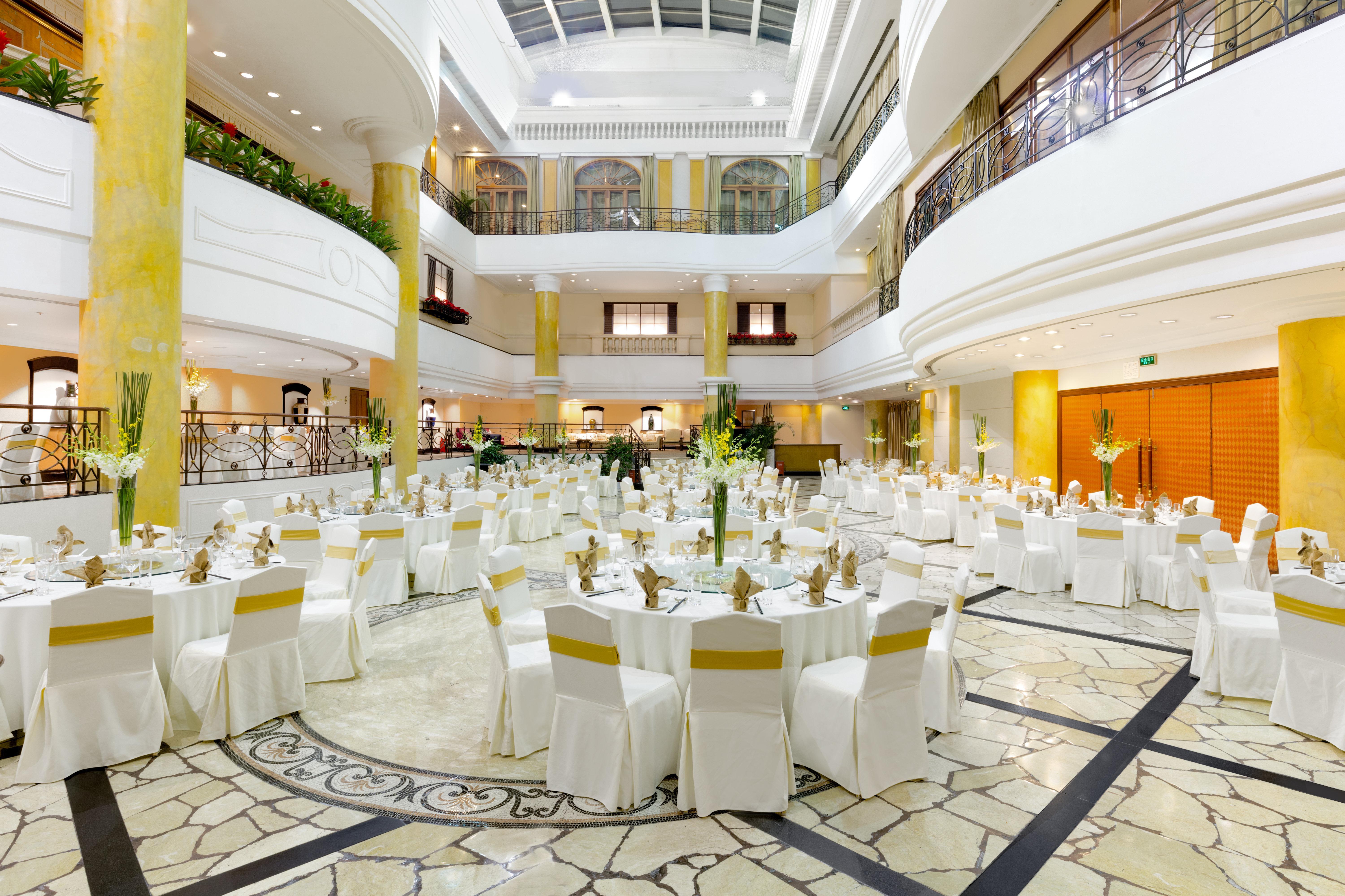 Crowne Plaza Hotel & Suites Landmark Shenzhen By Ihg - Nearby Luohu Border, Indoor Heated Swimming Pool, Complimentary Welcome Drink Exterior photo