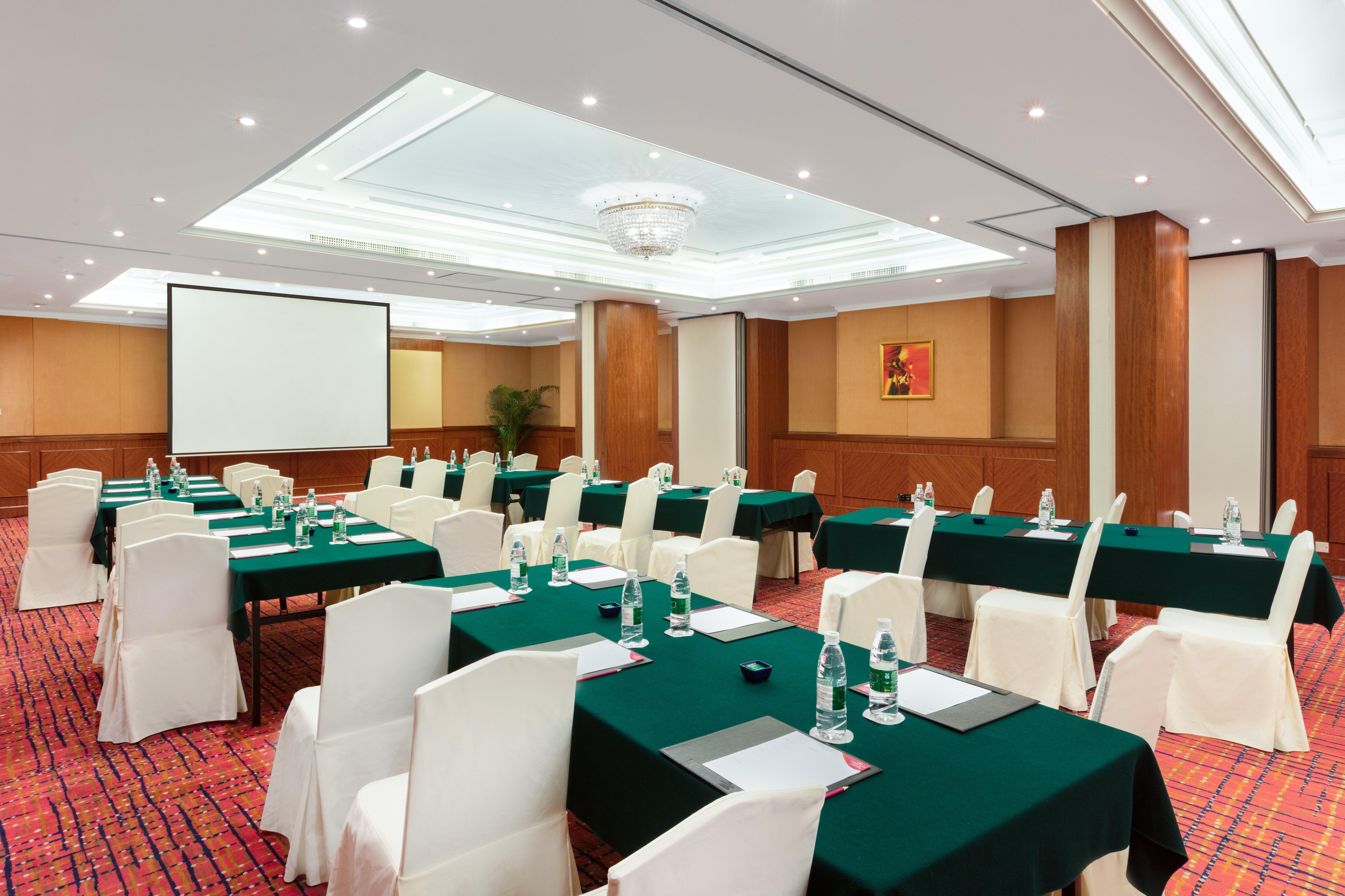 Crowne Plaza Hotel & Suites Landmark Shenzhen By Ihg - Nearby Luohu Border, Indoor Heated Swimming Pool, Complimentary Welcome Drink Exterior photo