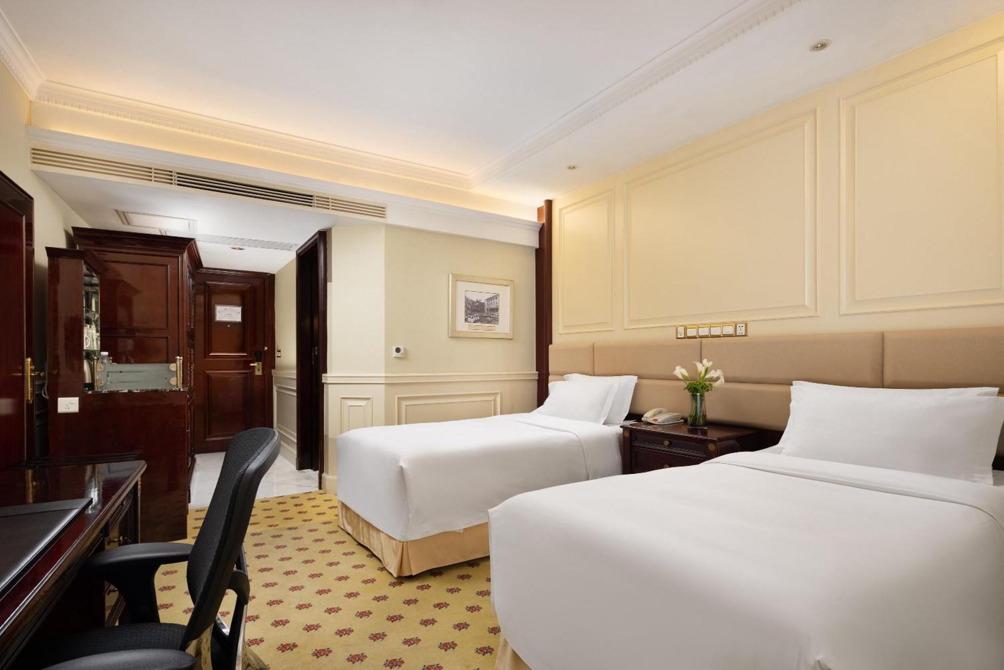 Crowne Plaza Hotel & Suites Landmark Shenzhen By Ihg - Nearby Luohu Border, Indoor Heated Swimming Pool, Complimentary Welcome Drink Exterior photo