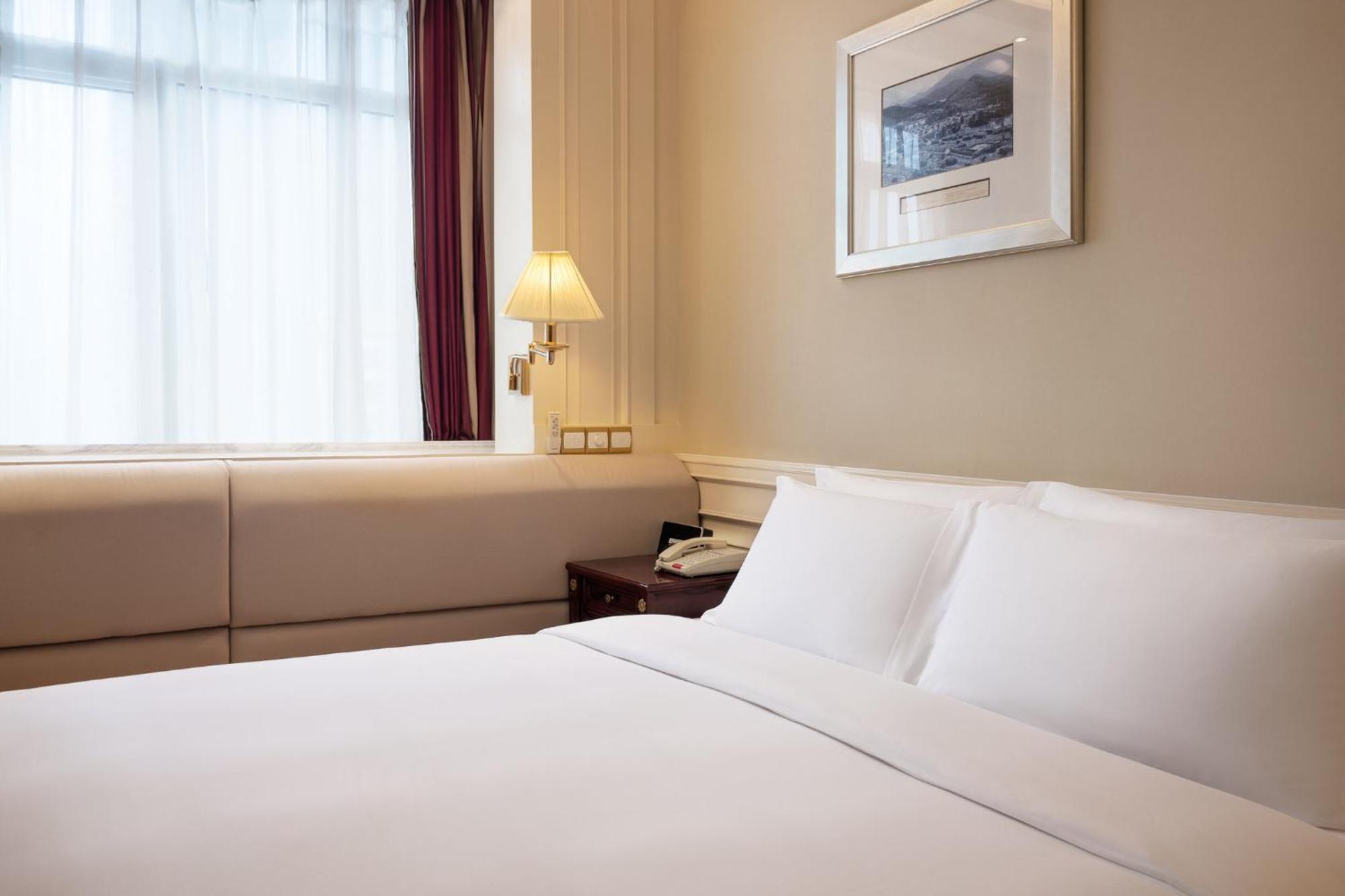 Crowne Plaza Hotel & Suites Landmark Shenzhen By Ihg - Nearby Luohu Border, Indoor Heated Swimming Pool, Complimentary Welcome Drink Exterior photo